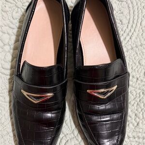 Aldo Women’s shoes Size 6 Black Croc Embossed Loafers Gold Detail Block Heel